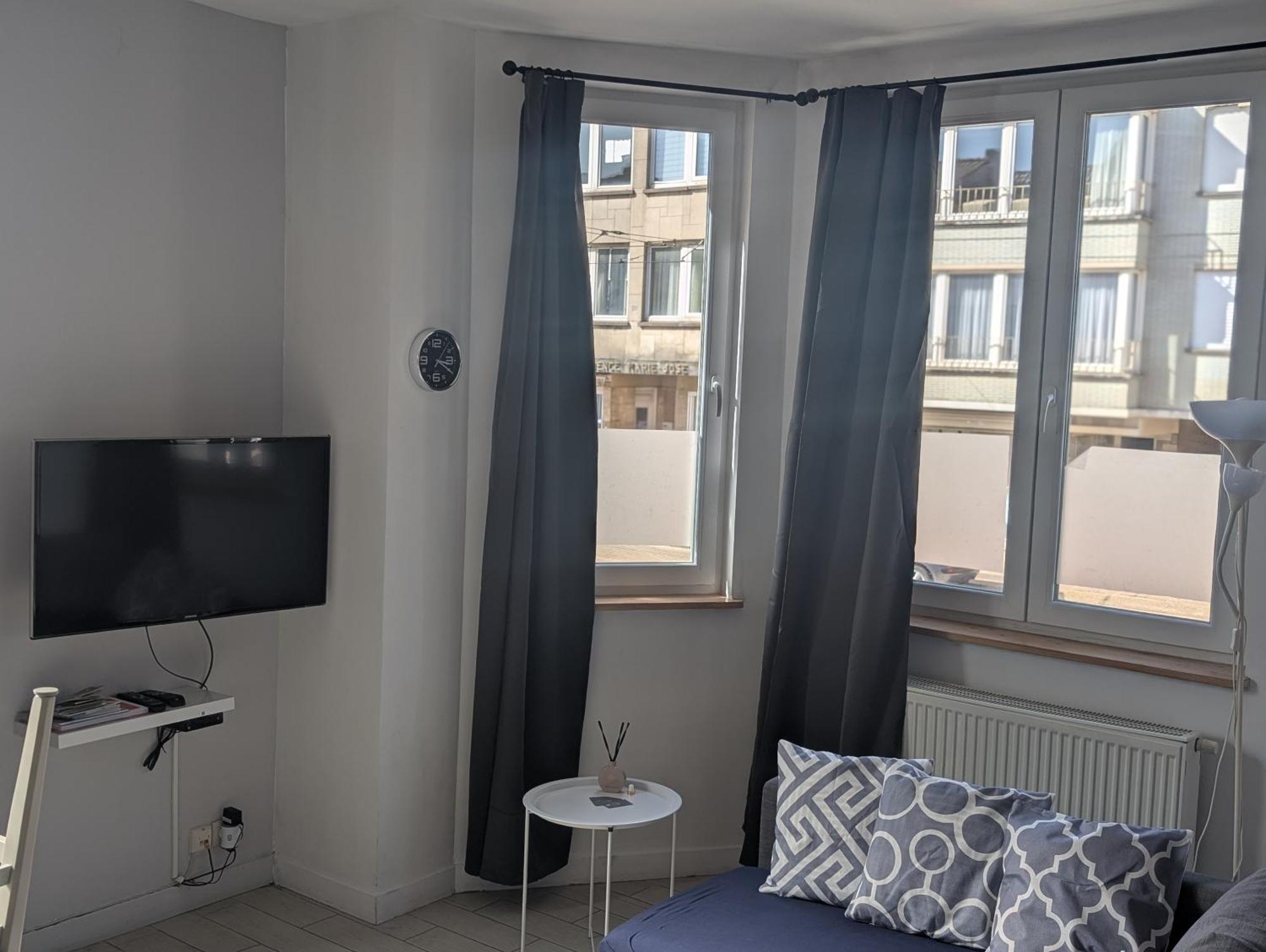 Appartement Spacieux Avec Parking Et Terrasse De Panne Dış mekan fotoğraf